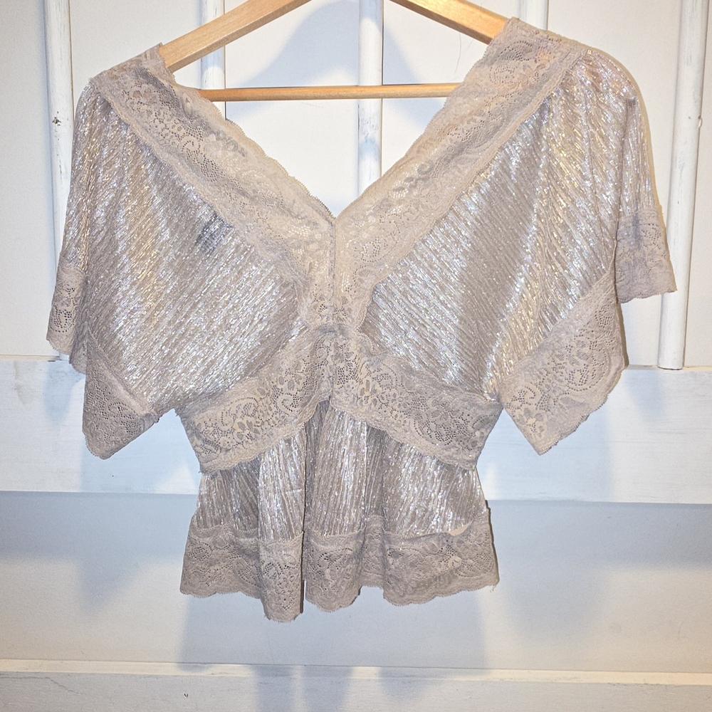 FOREVER 21 Shimmering Lace Blouse in Gold Tan - Picture 8 of 8